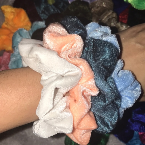 RESTOCKING SOON‼️SCRUNCHIES MYSTERY BUNDLE 🤩💖 - Picture 3 of 5